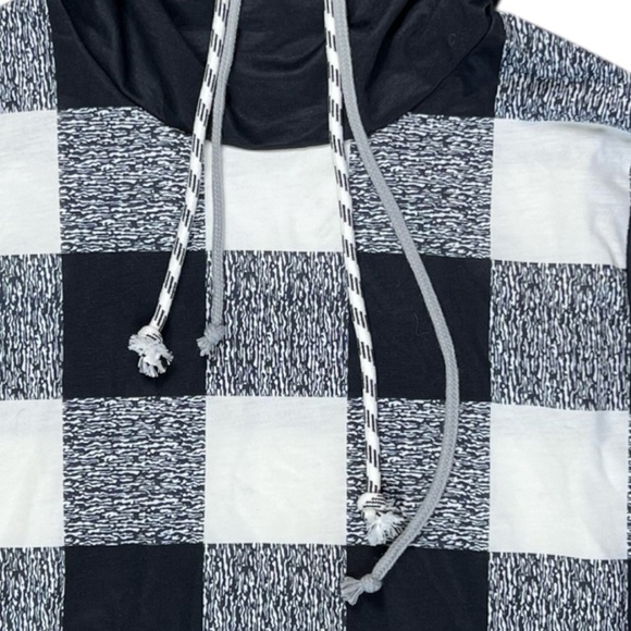 NWT Exclusive Black & White Checkered Hoodie
Size M - Picture 2 of 9